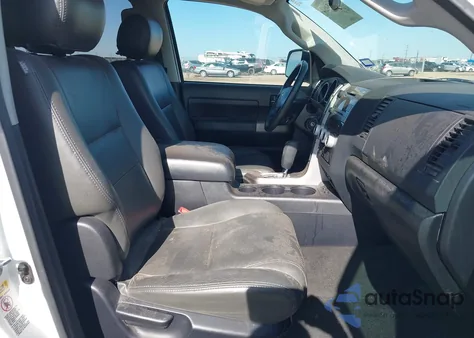 2011 Toyota Sequoia Sr5 5.7L V8 из США, поврежденный, VIN 5TDBW5G14BS041766